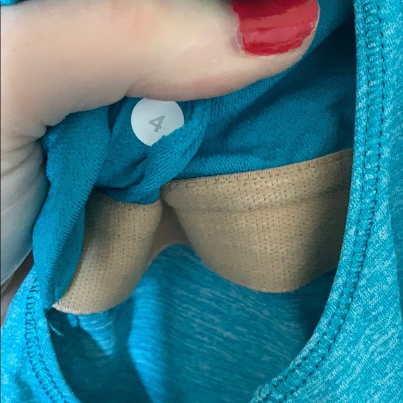 Lululemon tank - Picture 6 of 7